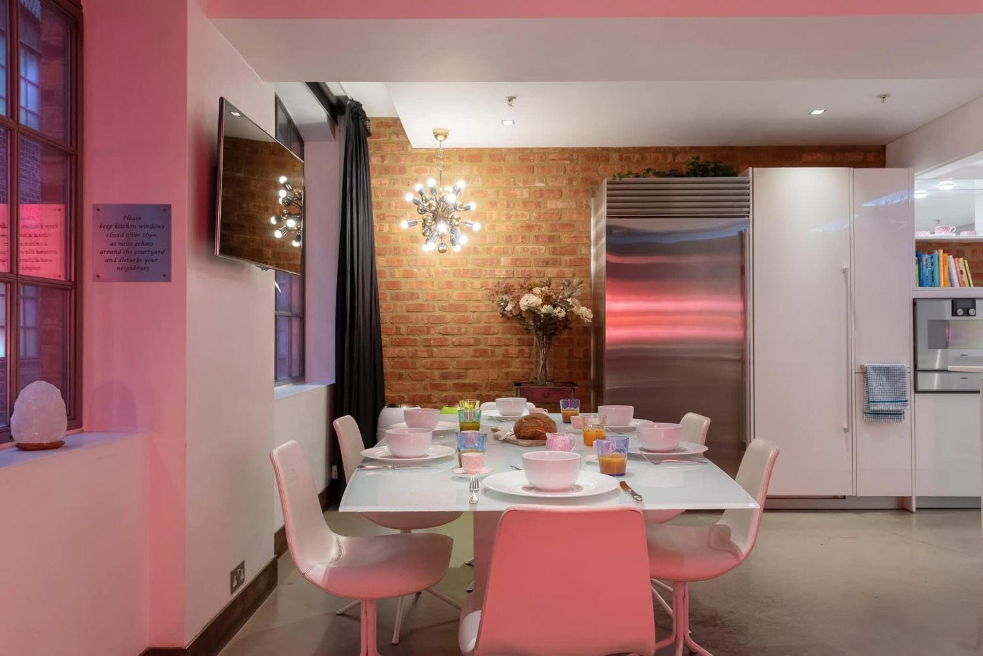 Amazingly Luxurious Loft Apartment, Soho - 3 Bedrooms, 2 Bath & Office Лондон Екстериор снимка