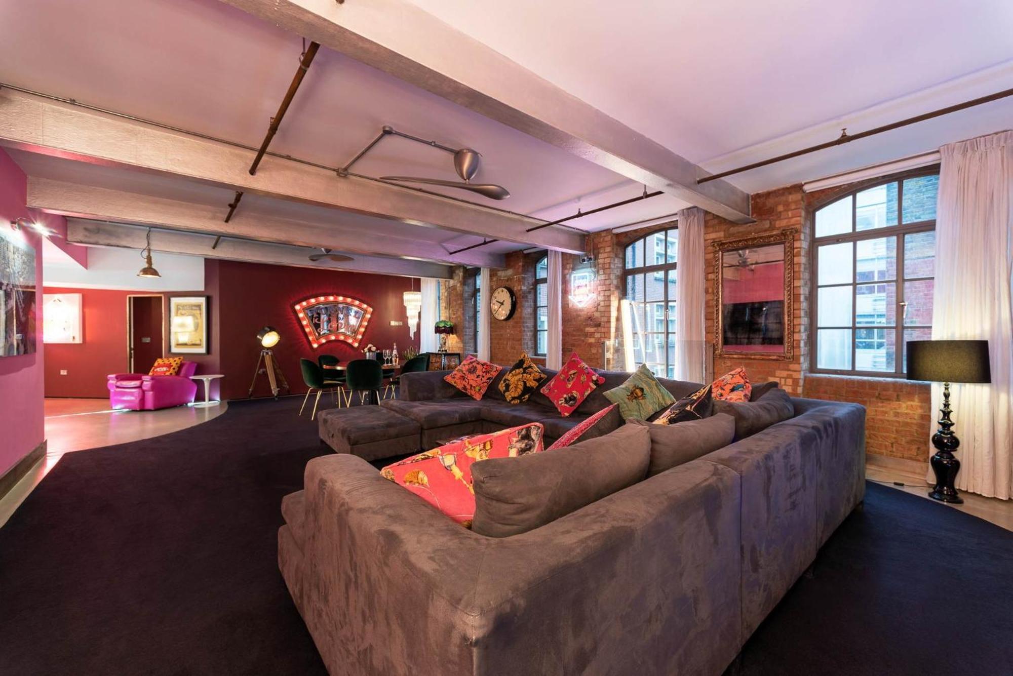 Amazingly Luxurious Loft Apartment, Soho - 3 Bedrooms, 2 Bath & Office Лондон Екстериор снимка