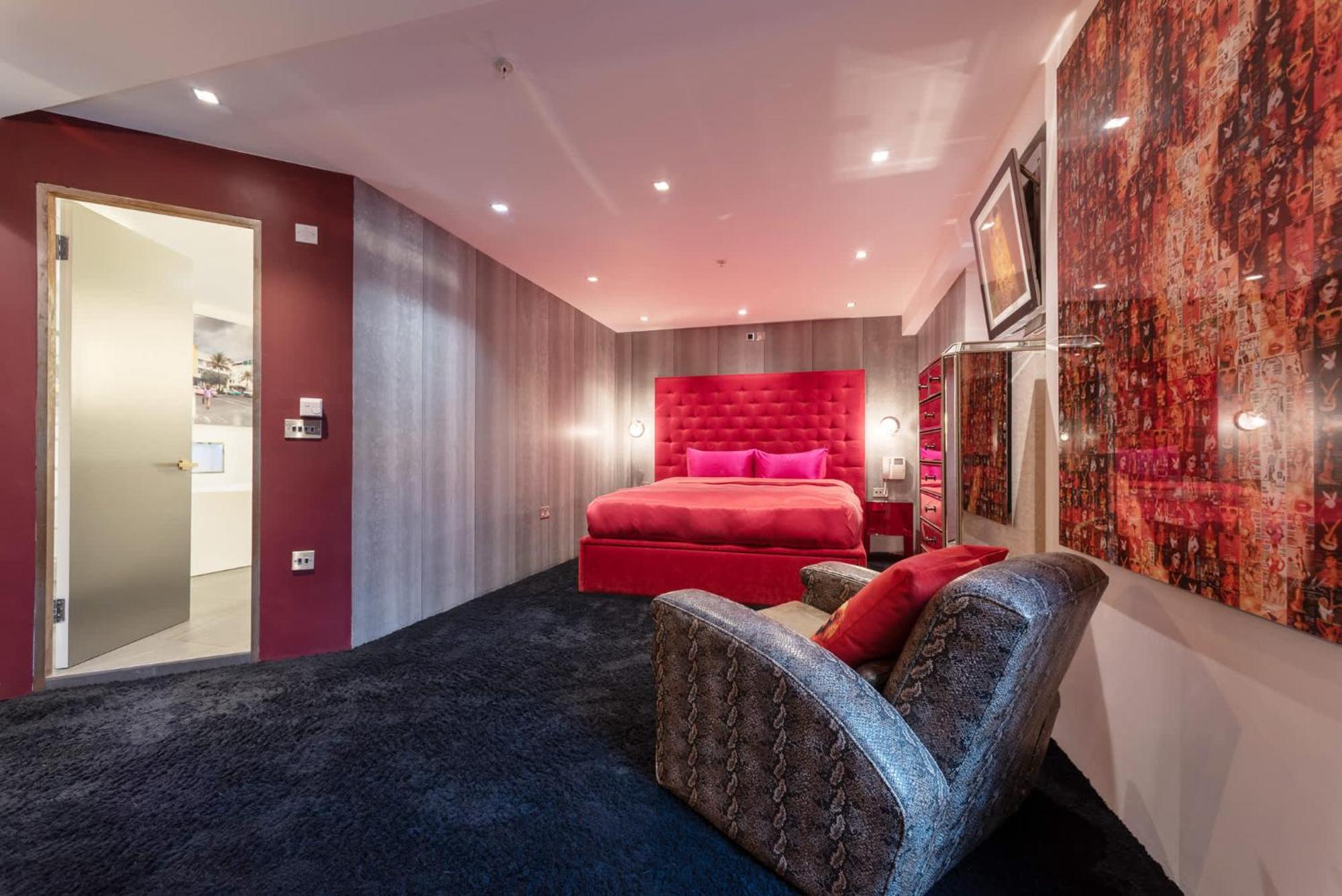 Amazingly Luxurious Loft Apartment, Soho - 3 Bedrooms, 2 Bath & Office Лондон Екстериор снимка