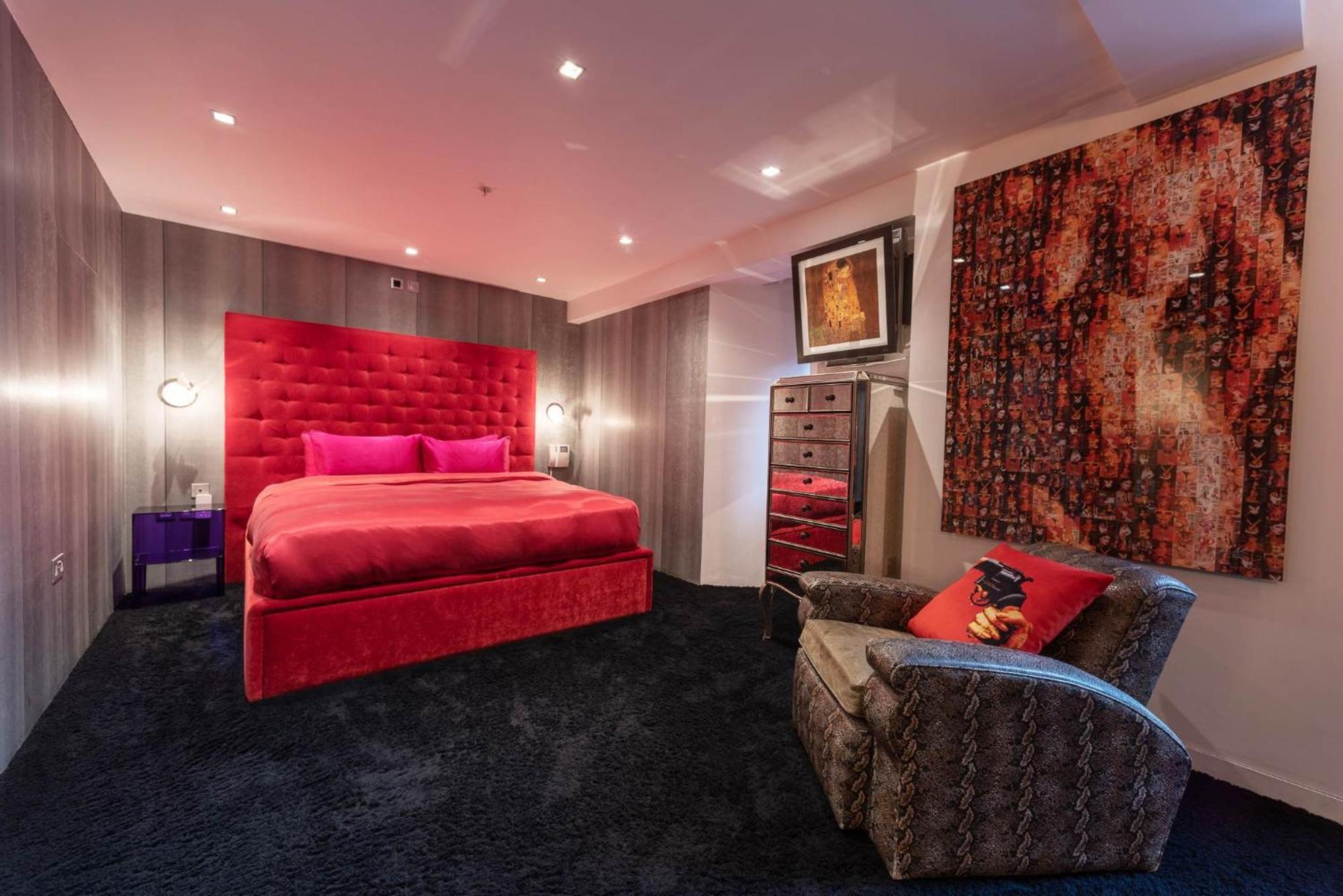 Amazingly Luxurious Loft Apartment, Soho - 3 Bedrooms, 2 Bath & Office Лондон Екстериор снимка