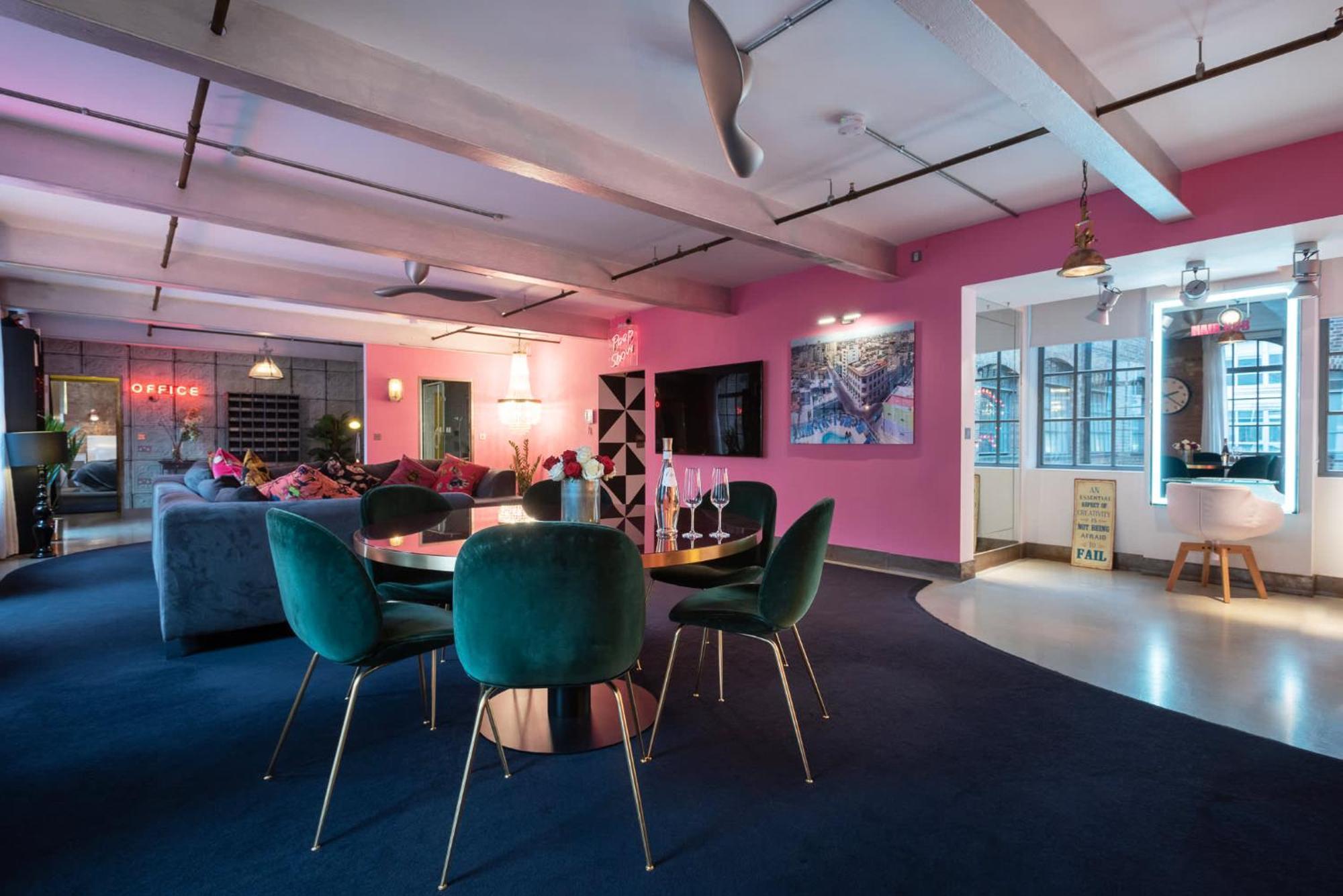 Amazingly Luxurious Loft Apartment, Soho - 3 Bedrooms, 2 Bath & Office Лондон Екстериор снимка
