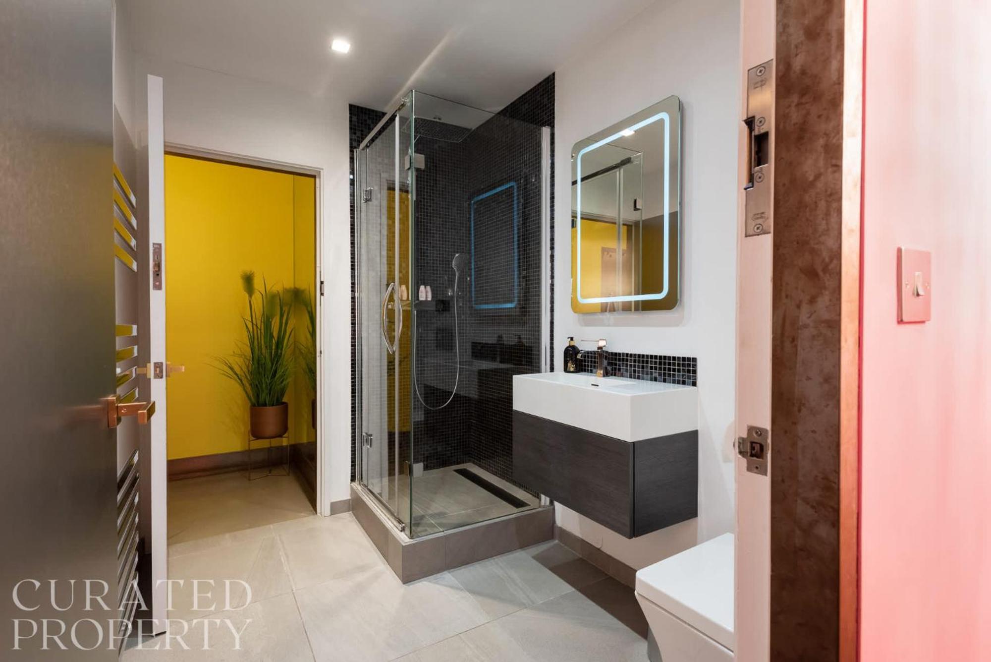 Amazingly Luxurious Loft Apartment, Soho - 3 Bedrooms, 2 Bath & Office Лондон Екстериор снимка