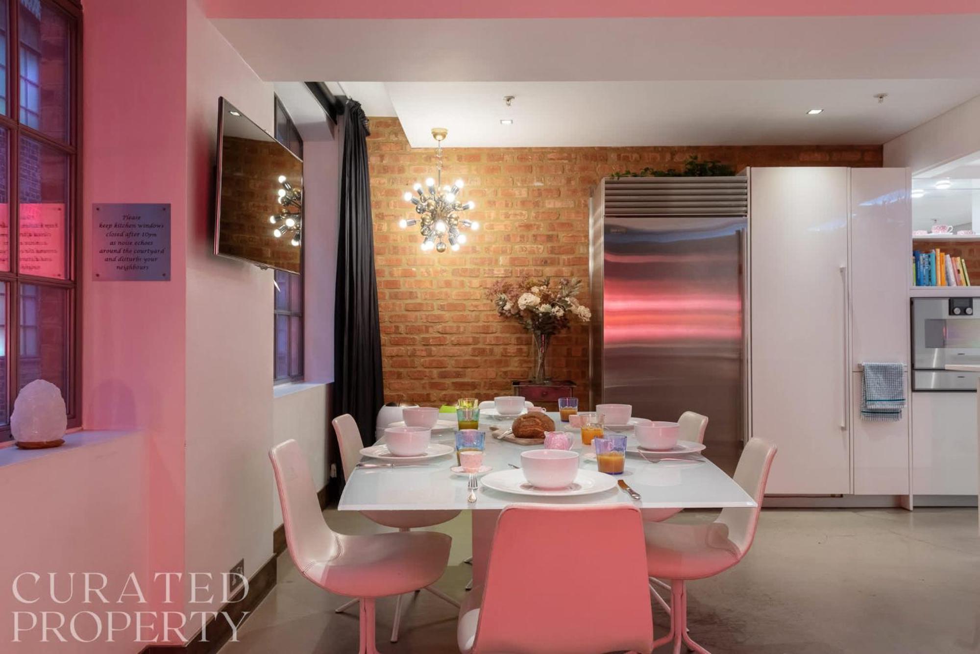 Amazingly Luxurious Loft Apartment, Soho - 3 Bedrooms, 2 Bath & Office Лондон Екстериор снимка