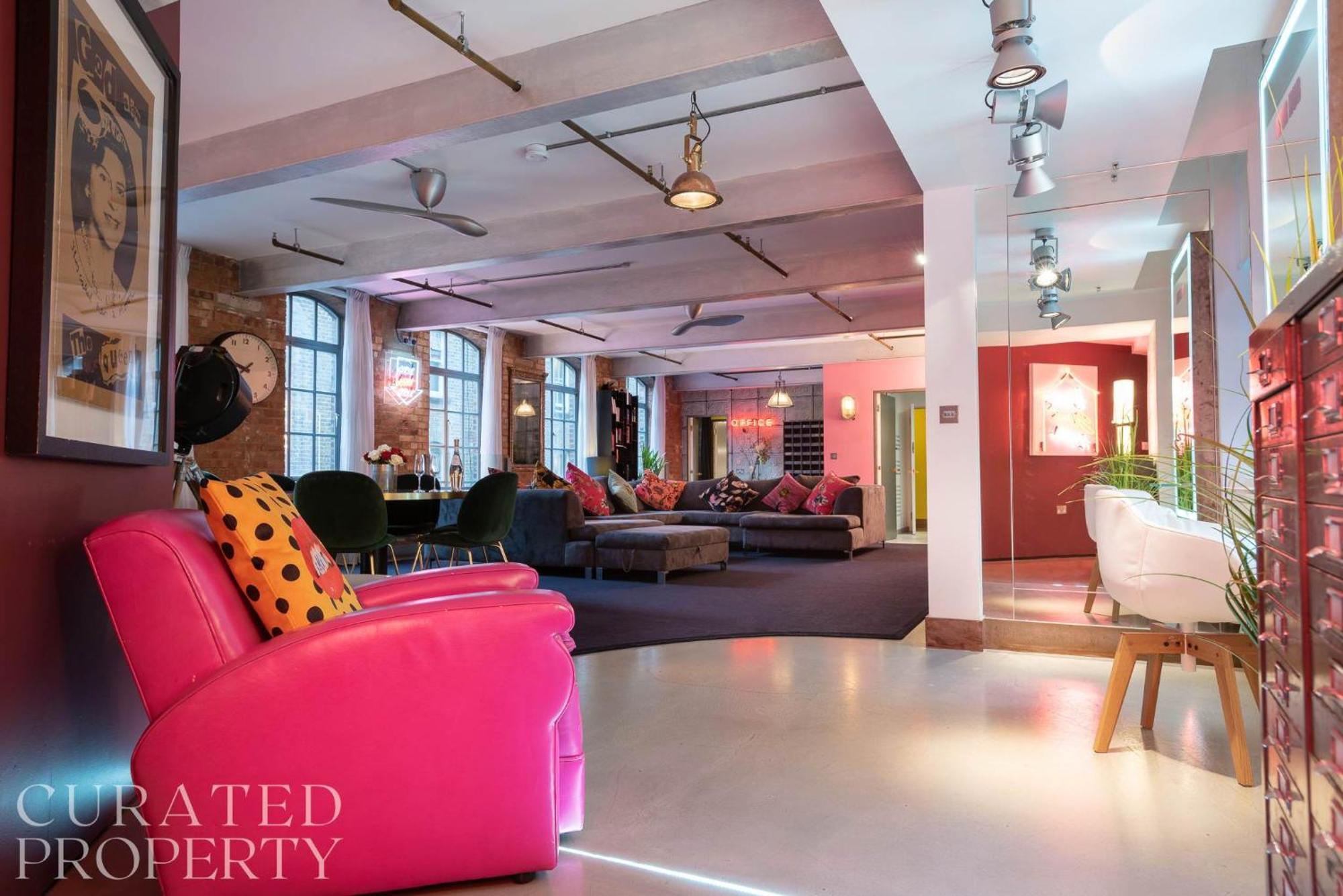 Amazingly Luxurious Loft Apartment, Soho - 3 Bedrooms, 2 Bath & Office Лондон Екстериор снимка