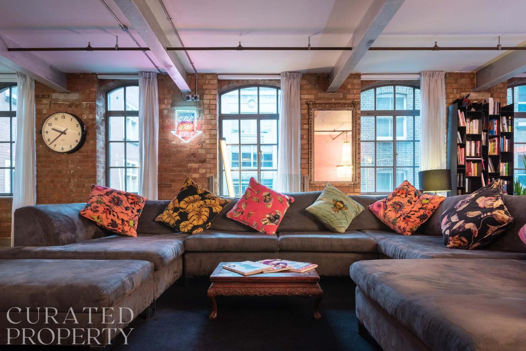 Amazingly Luxurious Loft Apartment, Soho - 3 Bedrooms, 2 Bath & Office Лондон Екстериор снимка