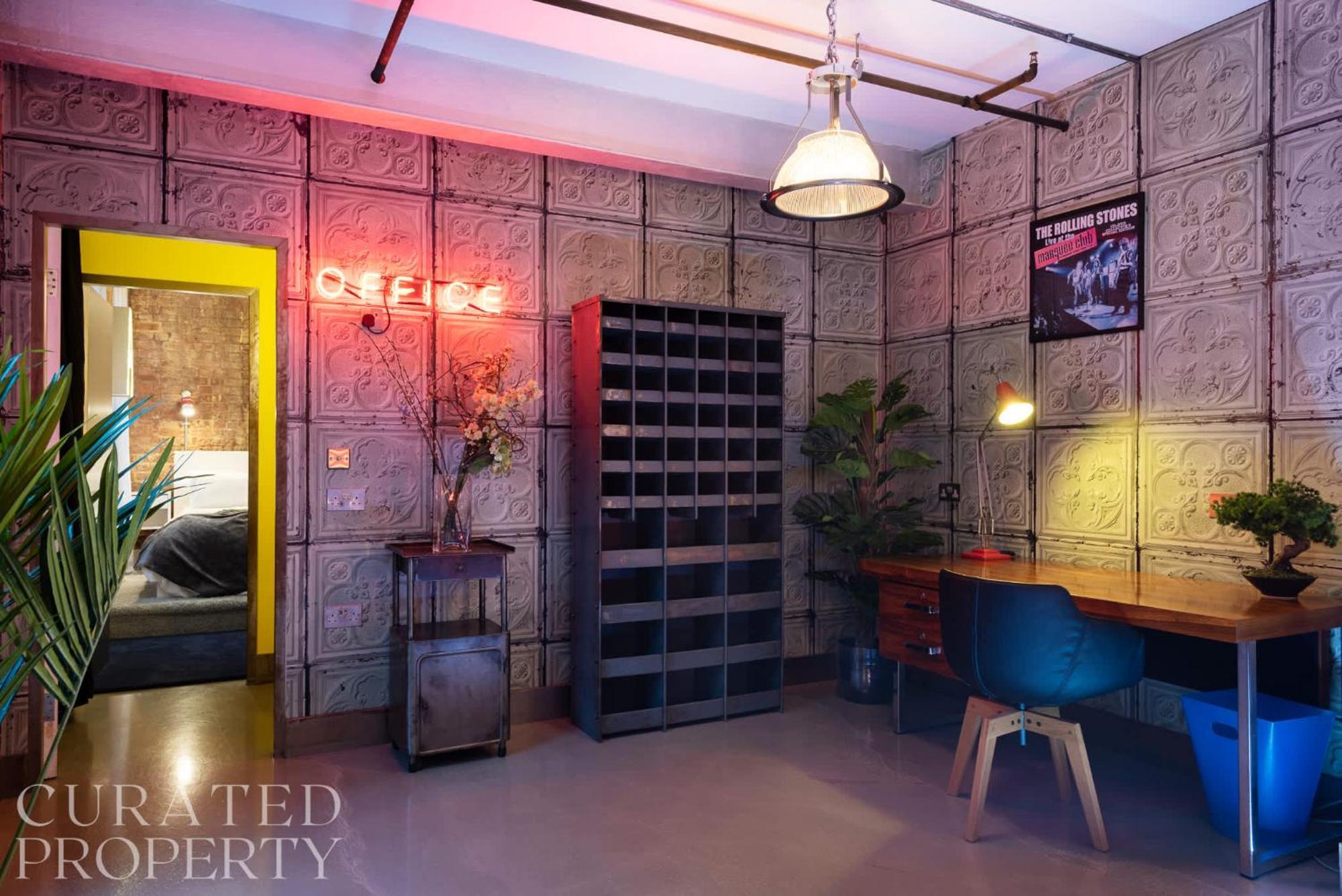 Amazingly Luxurious Loft Apartment, Soho - 3 Bedrooms, 2 Bath & Office Лондон Екстериор снимка